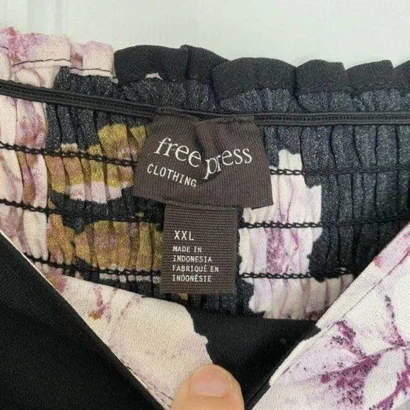 Free Press Black Floral Short Sleeve Cropped Blouse - Picture 6 of 7